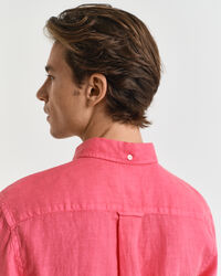 Camisa Regular Fit de manga corta y lino te&ntilde;ido en prenda