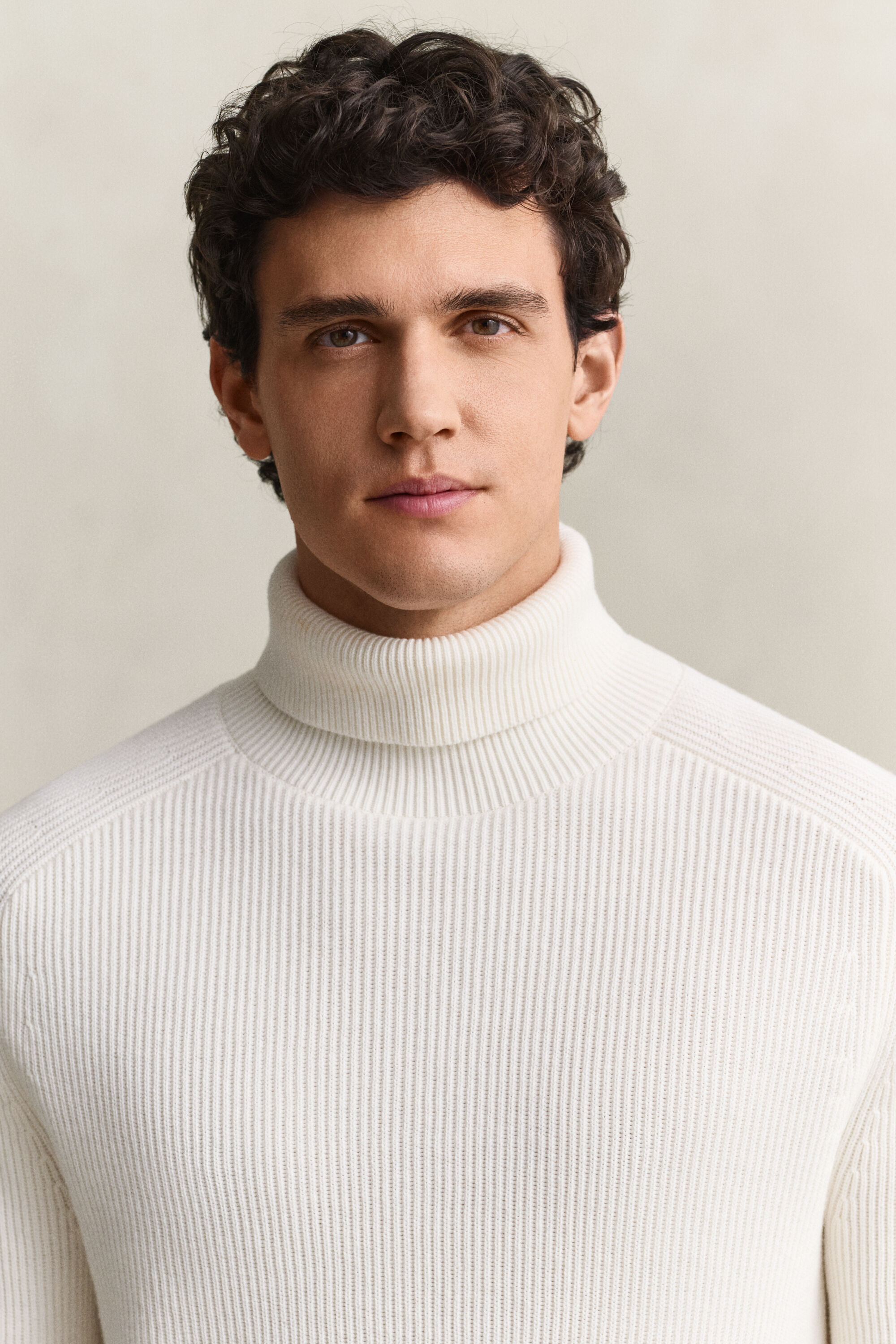 Jersey con cuello de cisne en algodón y lana merino