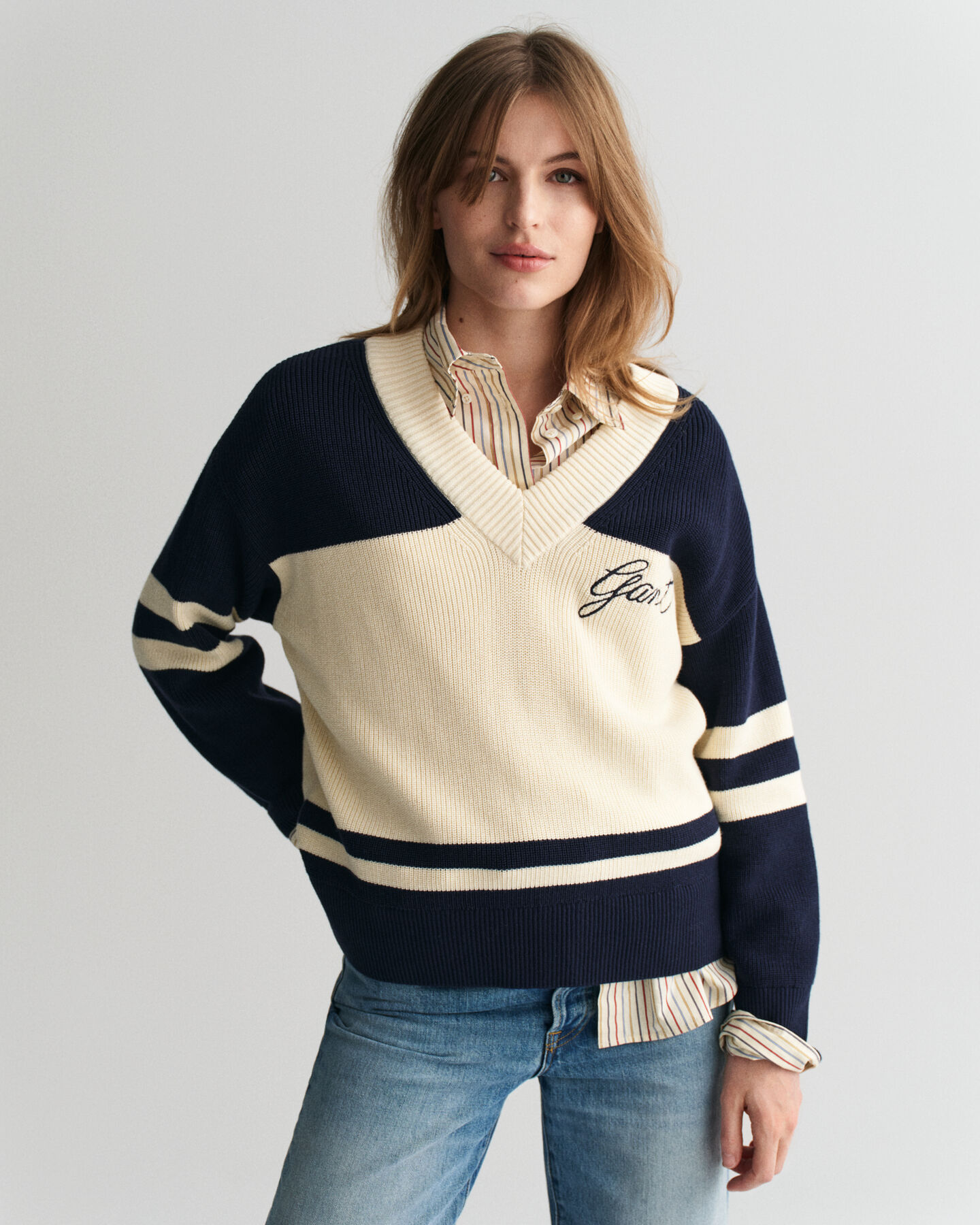 Jersey GANT Varsity de algodón con cuello de pico
