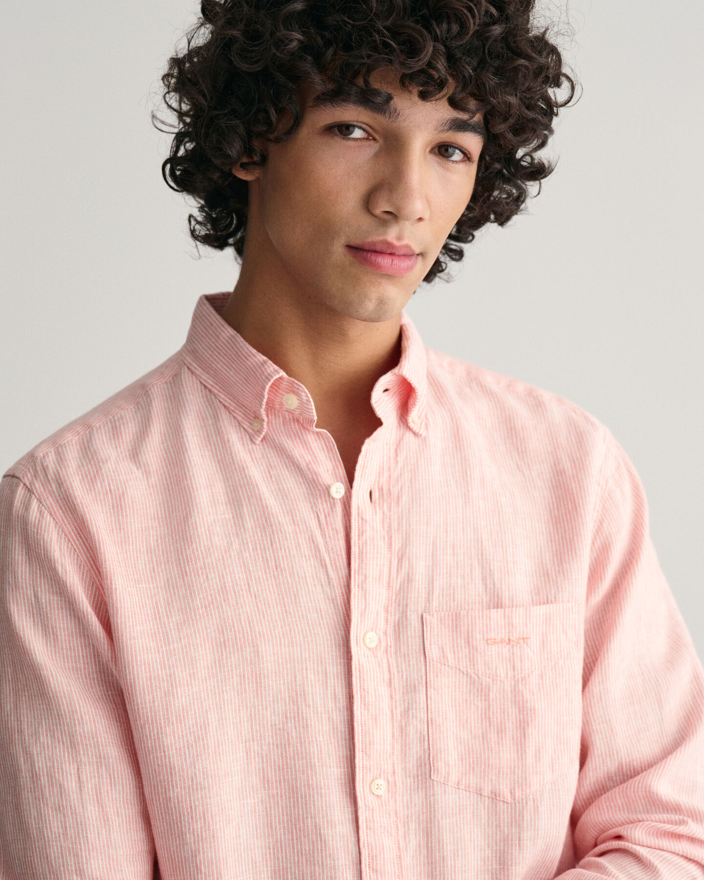 Camisa Regular Fit de lino a rayas