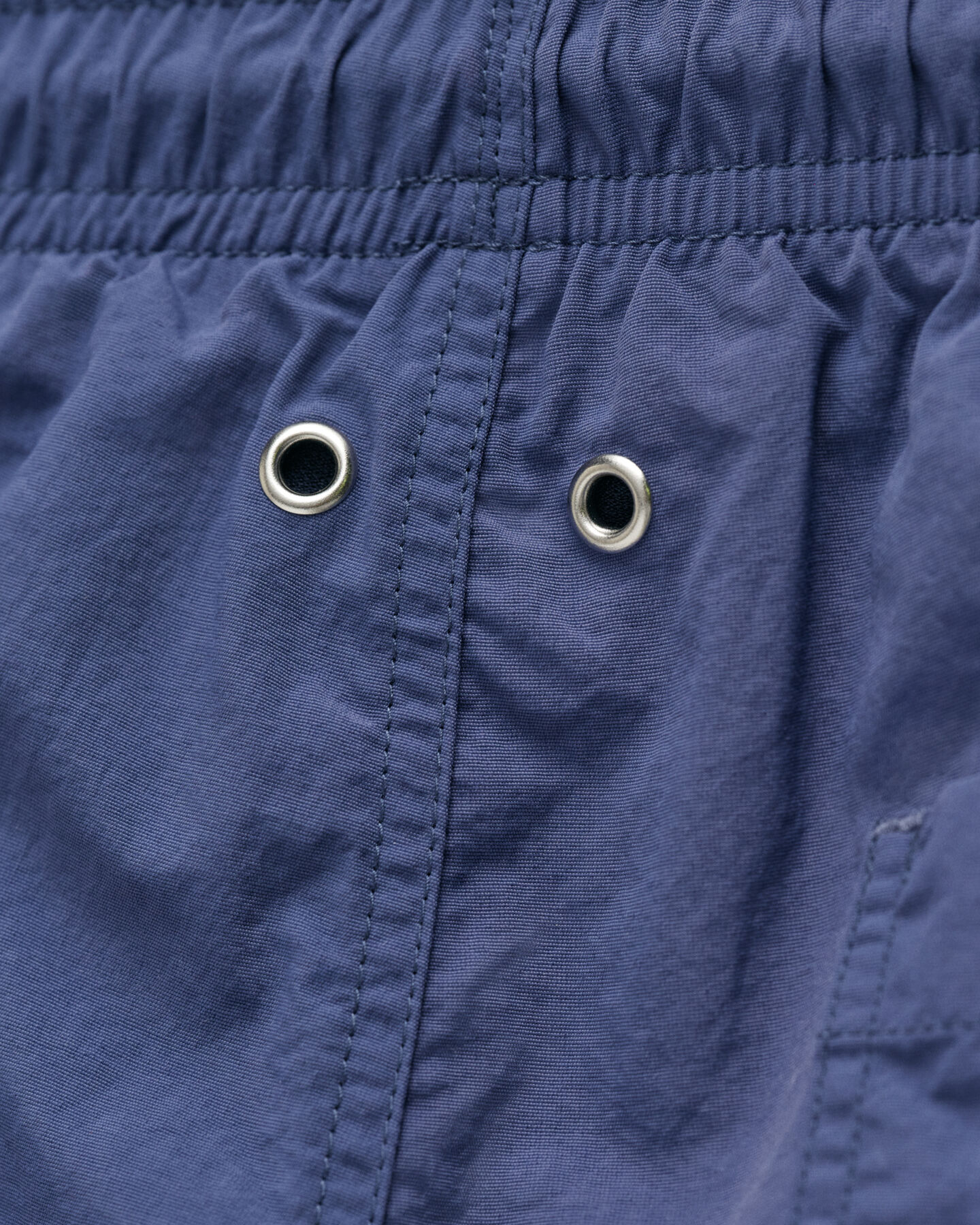 Ba&ntilde;ador corto