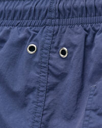 Ba&ntilde;ador corto