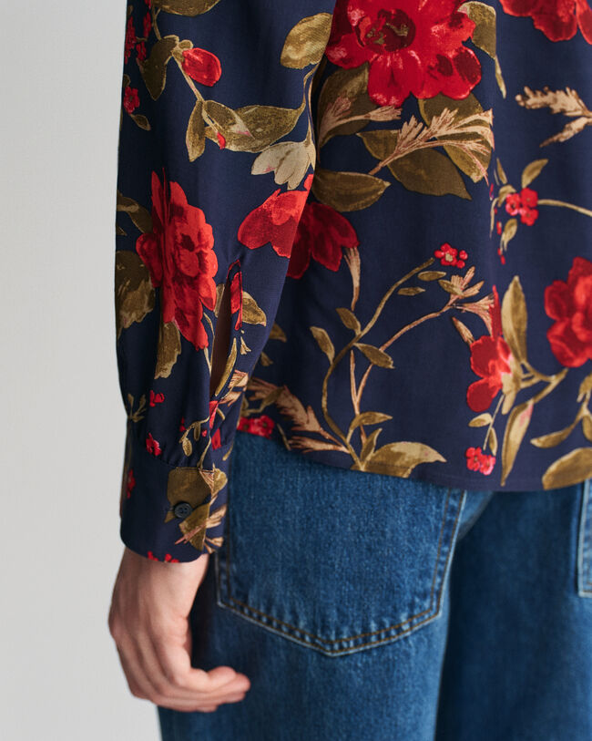Blusa con estampado de rosas