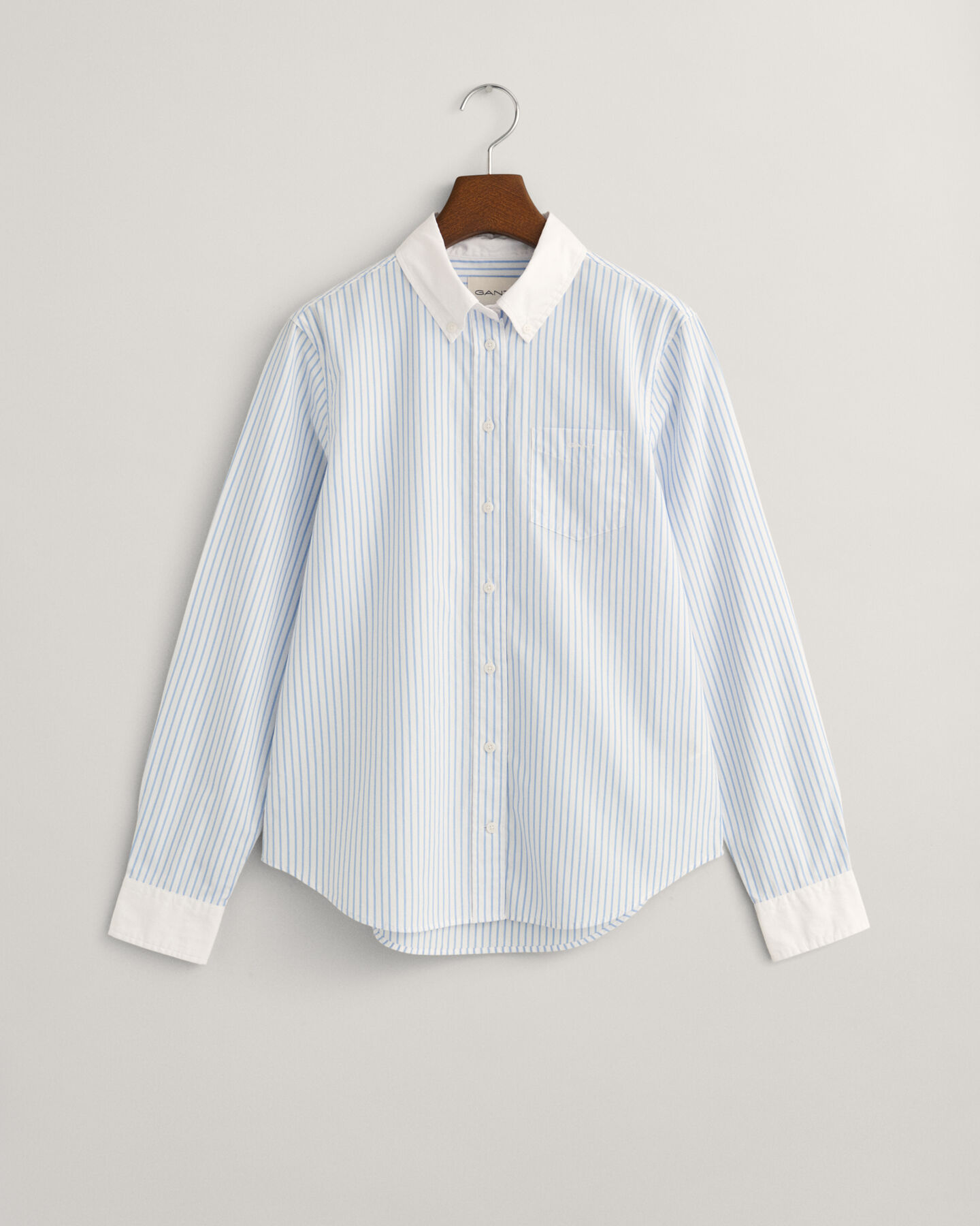 Camisa Regular Fit a rayas con cuello en contraste