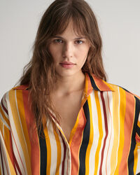 Camisa Relaxed Fit a rayas con cintur&oacute;n anudado