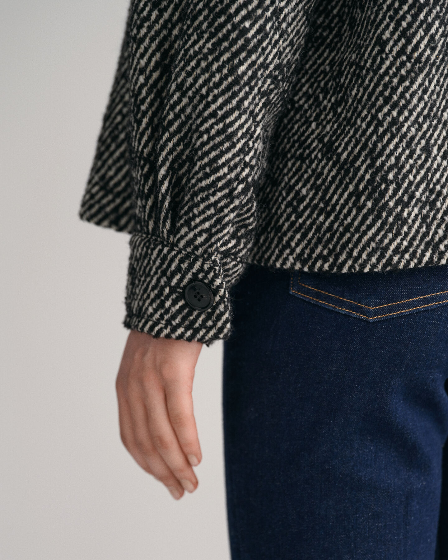 Chaqueta corta de lana estampada