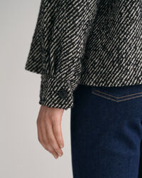 Chaqueta corta de lana estampada