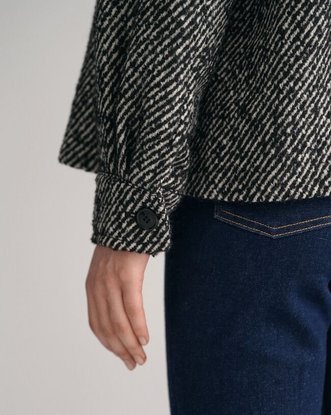 Chaqueta corta de lana estampada