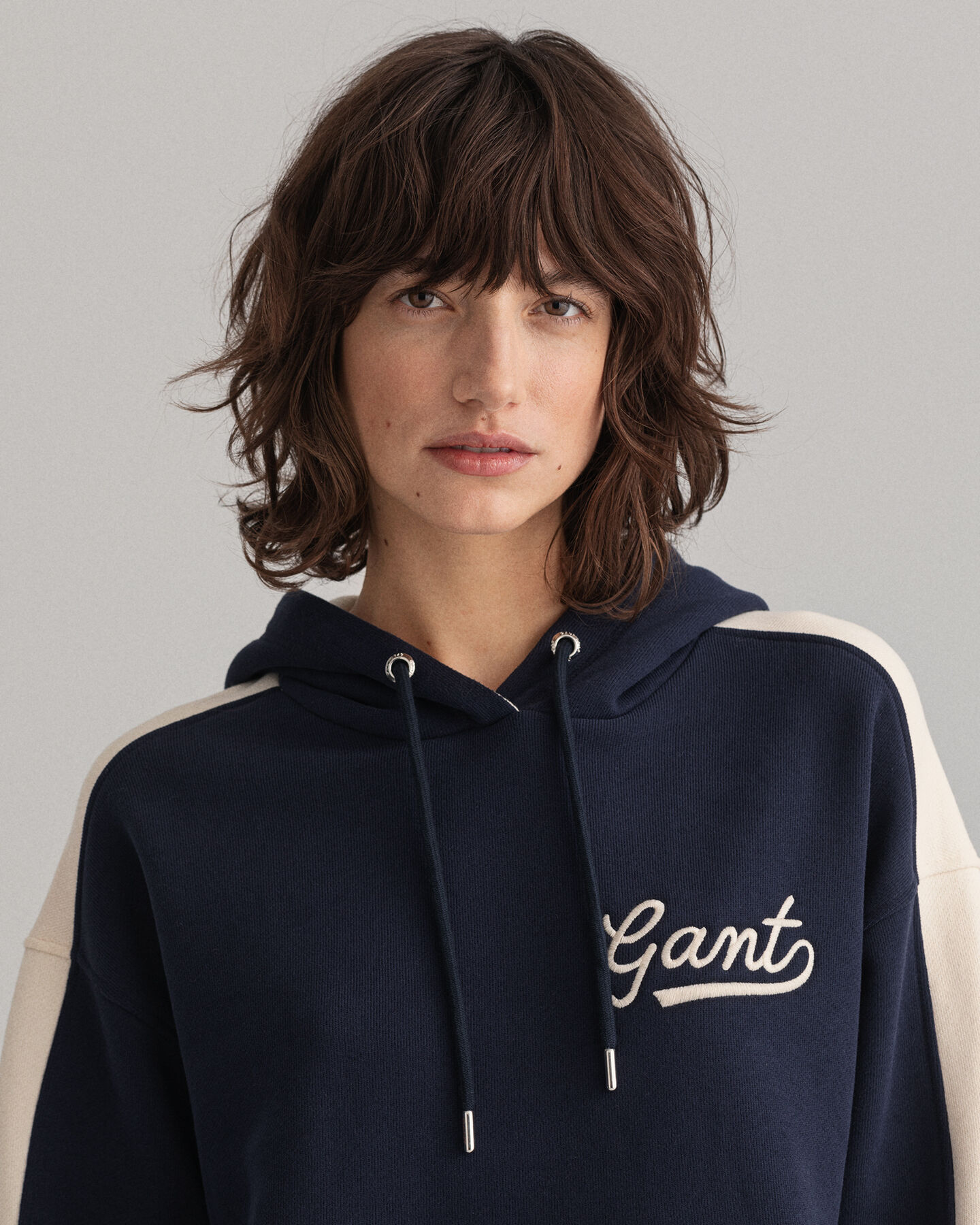 Sudadera con capucha con bloques de color