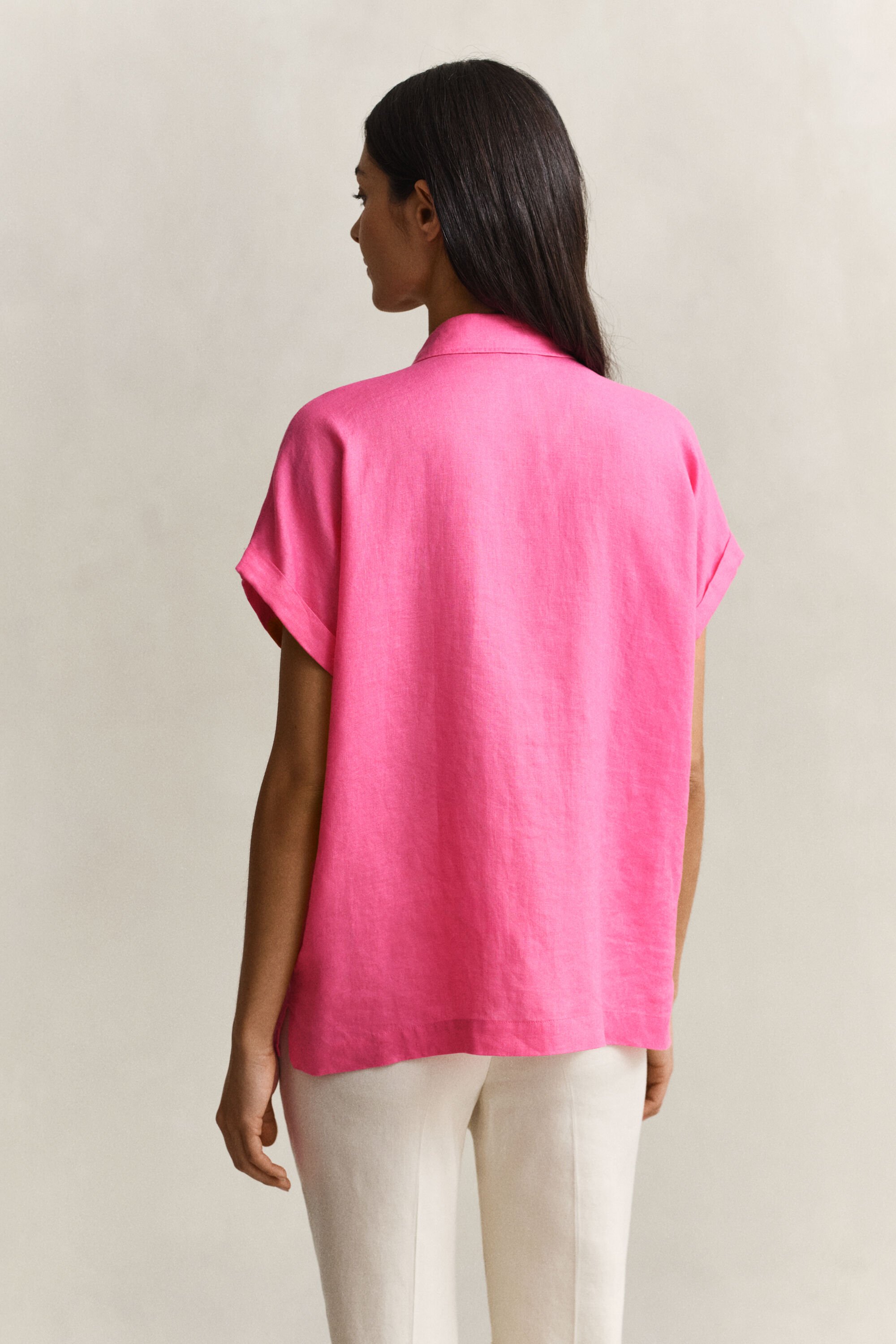 Camisa de lino con manga casquillo