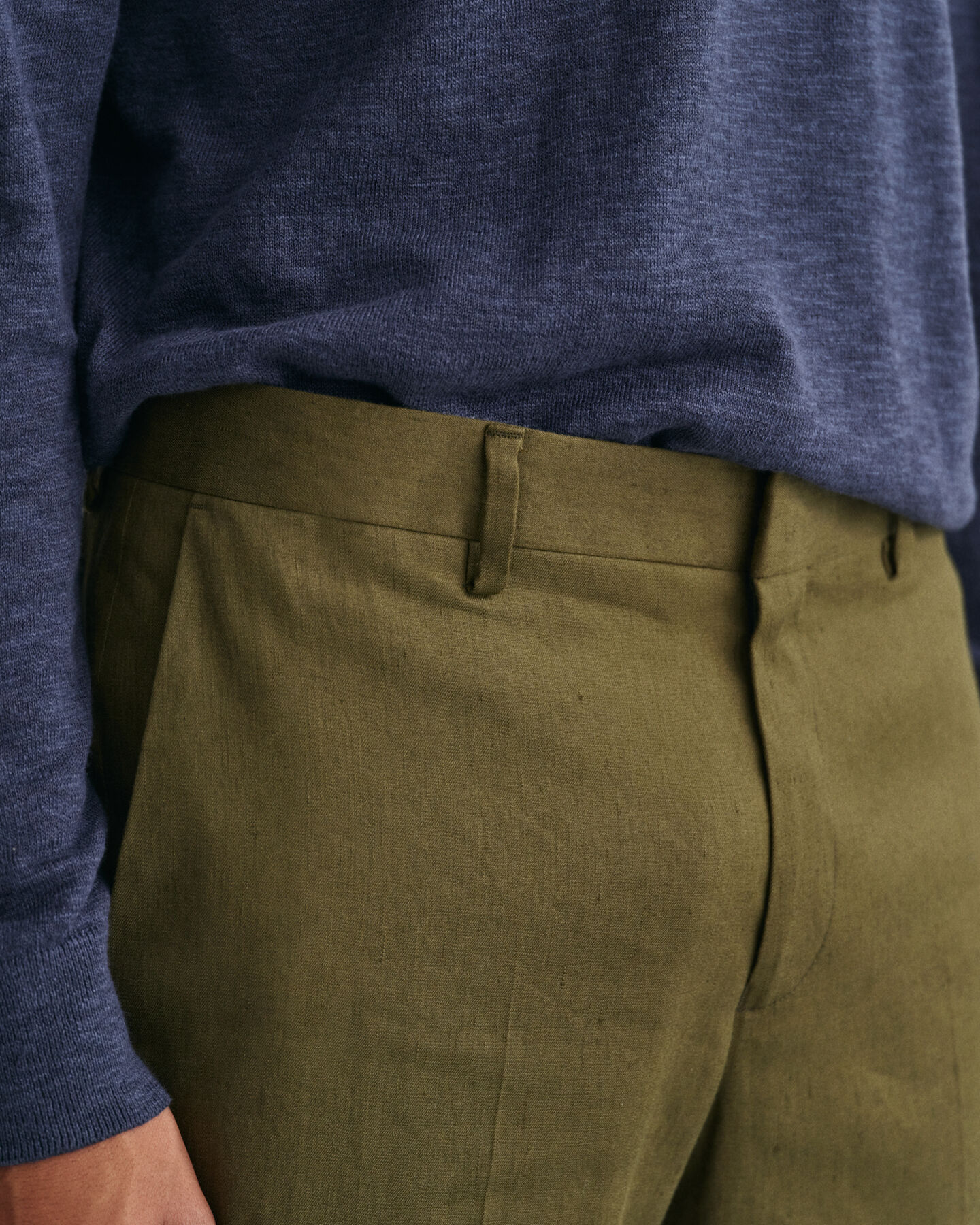 Pantalones de traje en algod&oacute;n y lino