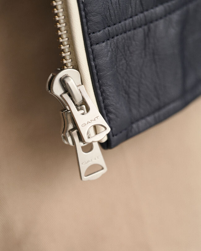 Cazadora corta de piel