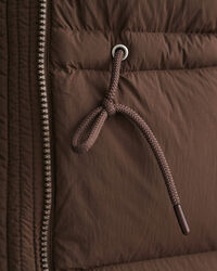 Chaleco de plum&oacute;n y largo medio