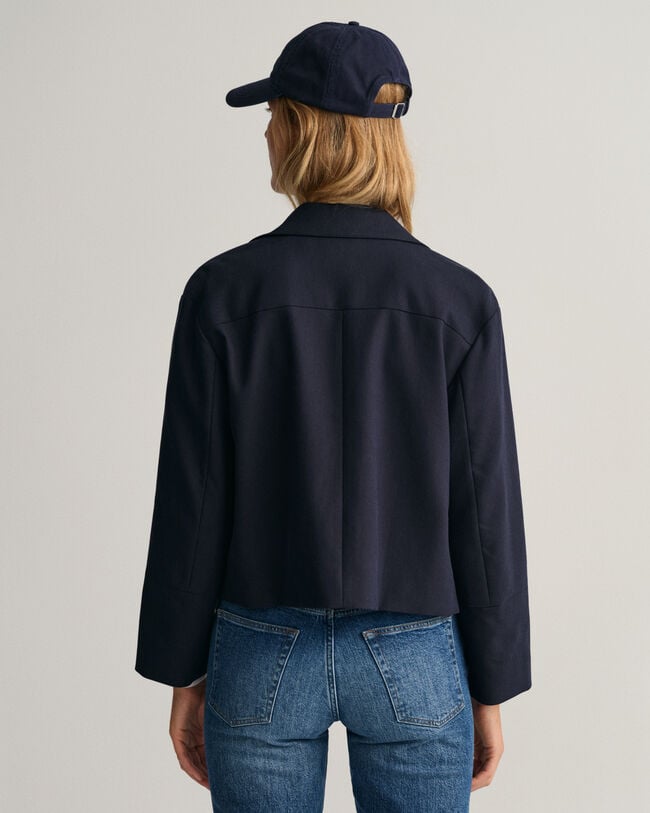 Chaqueta corta tipo americana