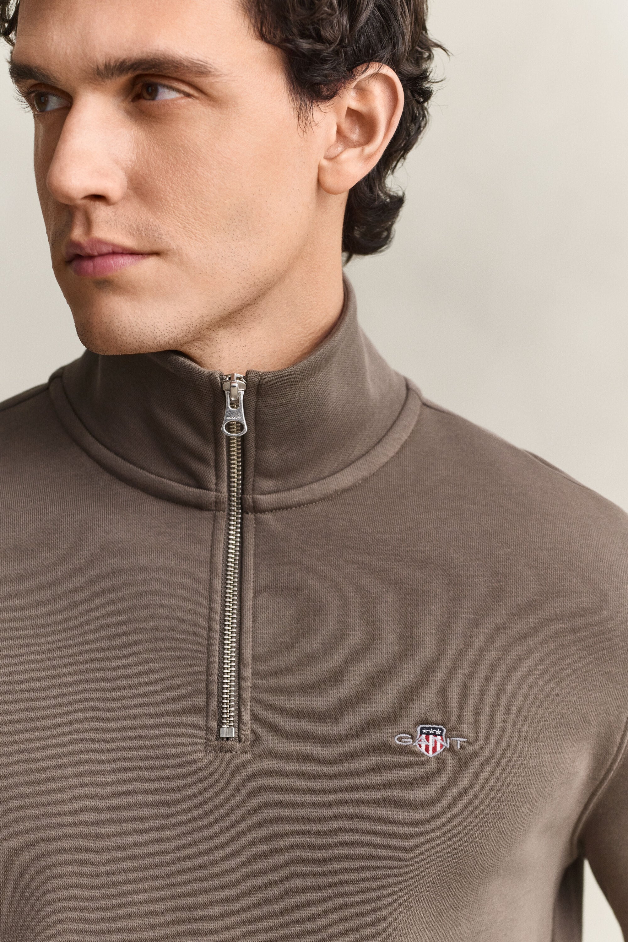 Sudadera Shield con media cremallera