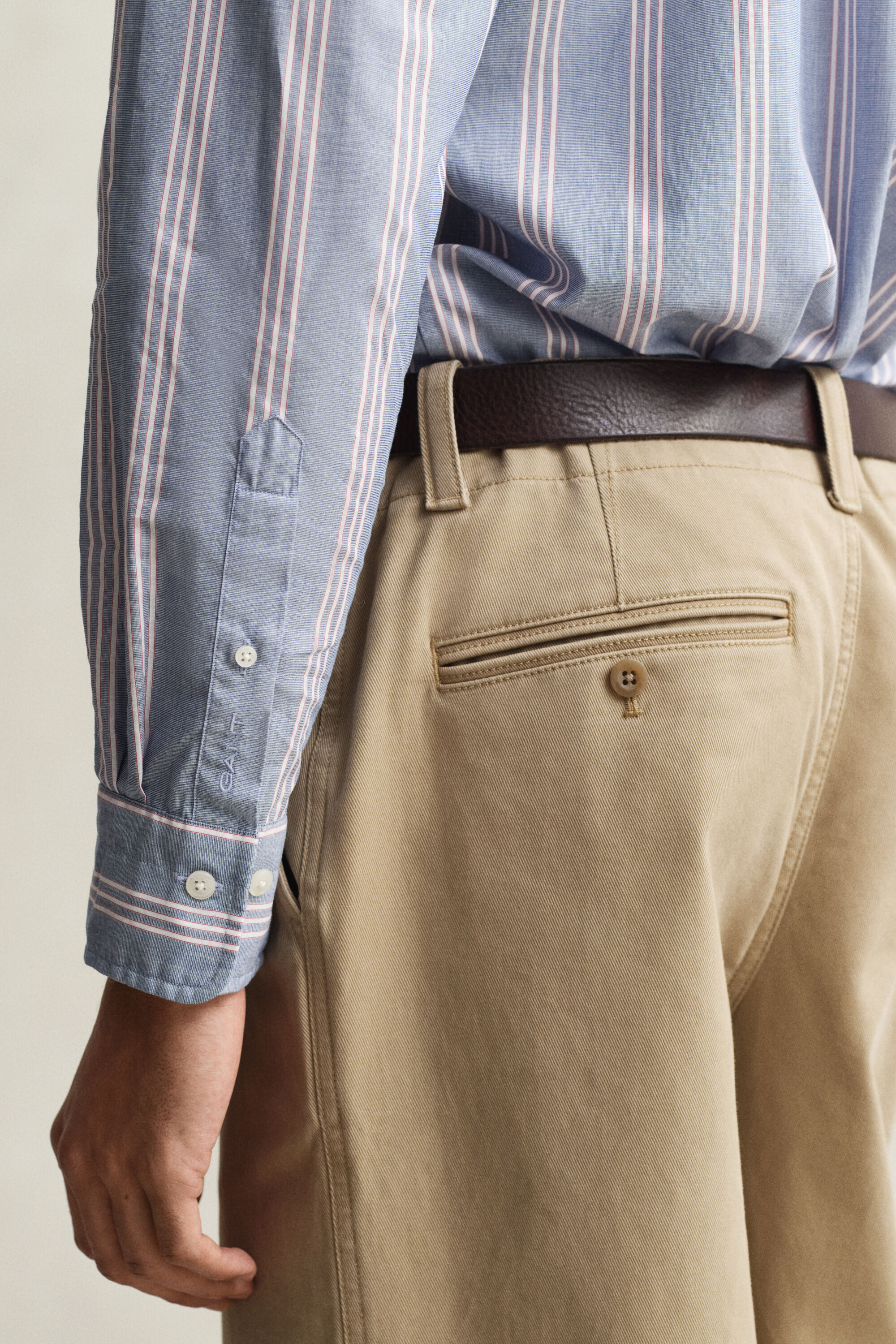 Camisa Regular Fit de popelina a rayas fil-à-fil