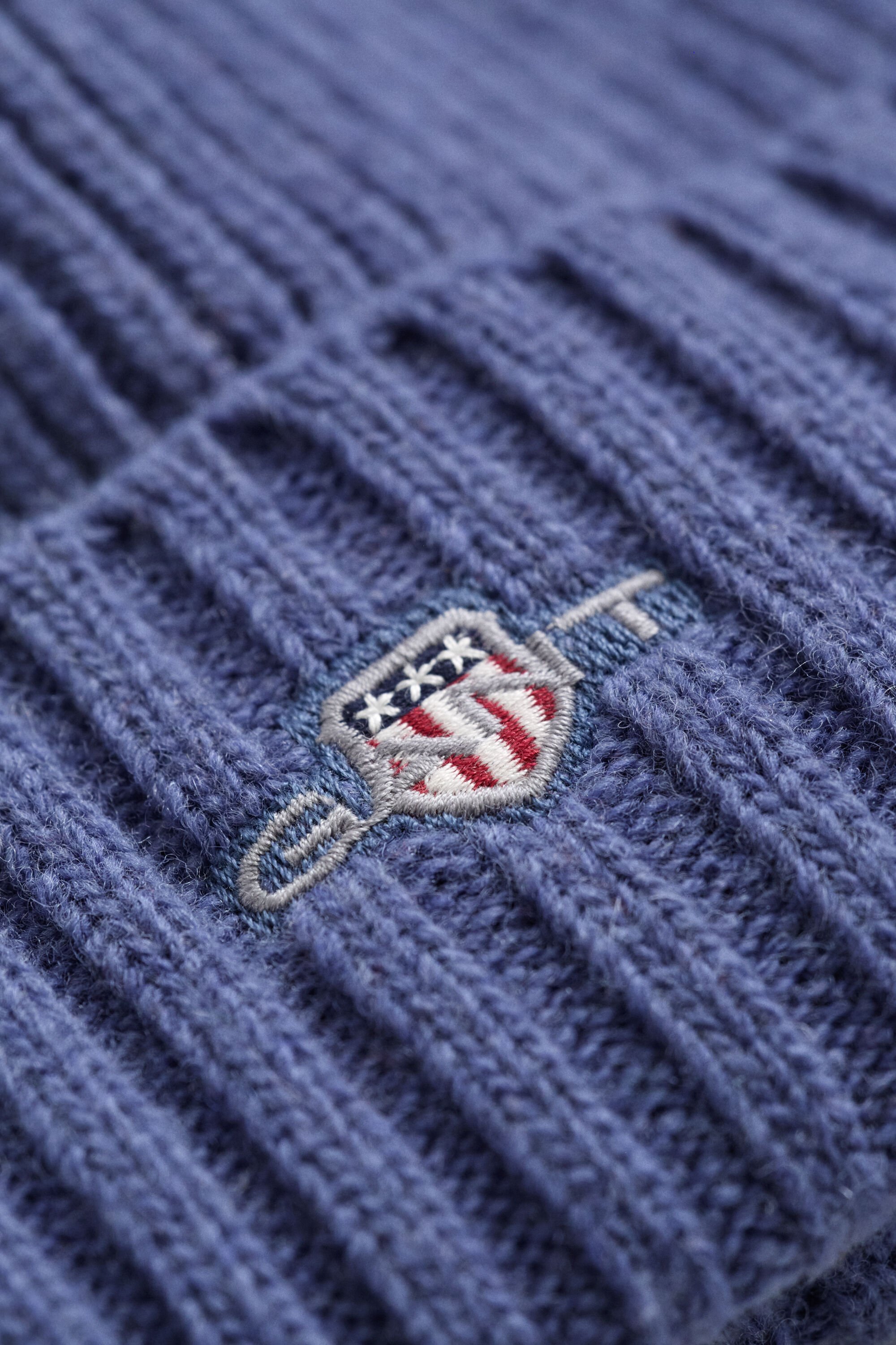 Gorro de lana Shield