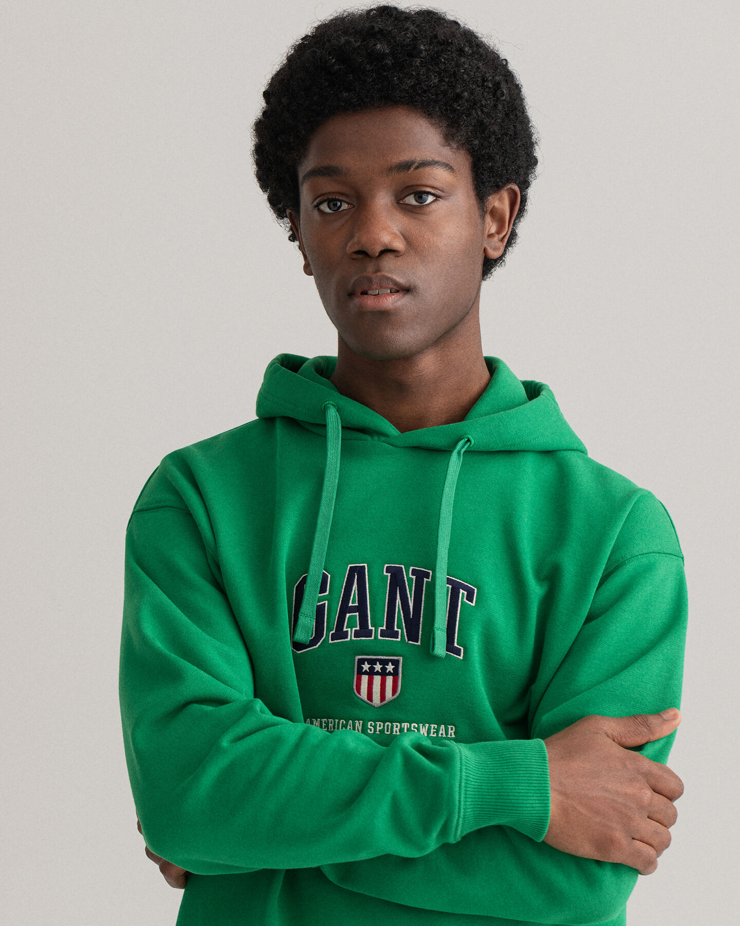 Sudadera Retro Shield con capucha