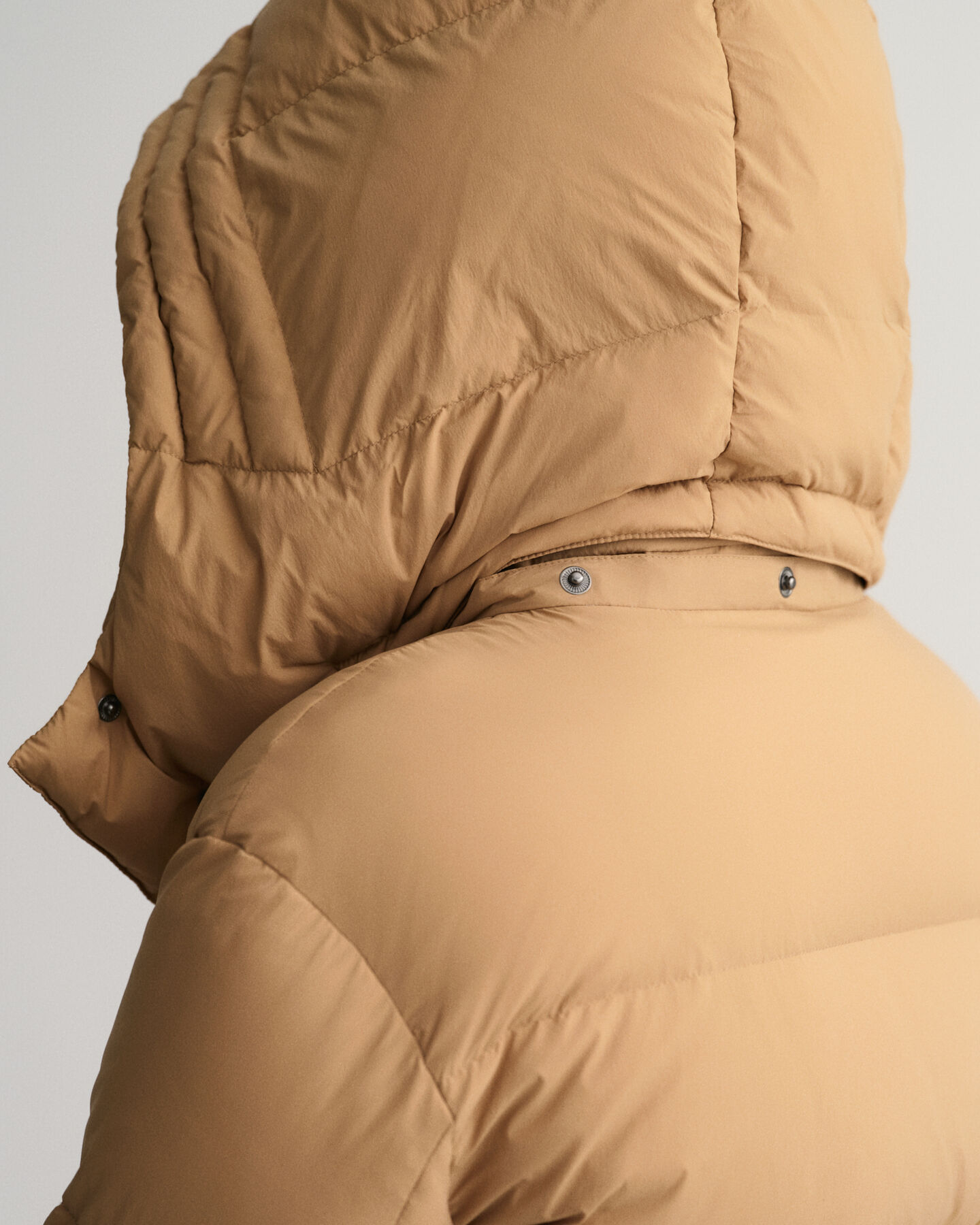 Chaqueta de plumón de largo medio