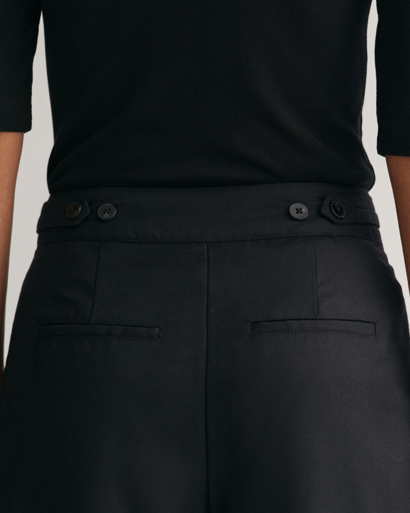 Pantalones de talle alto y pernera recta