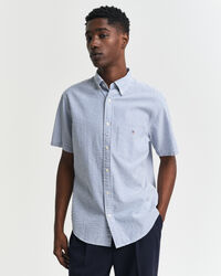 Camisa Regular Fit de manga corta en sirsaca a rayas