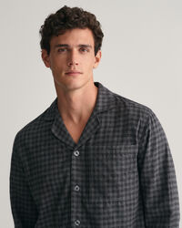 Caja de regalo con camisa y pantalones de pijama de franela