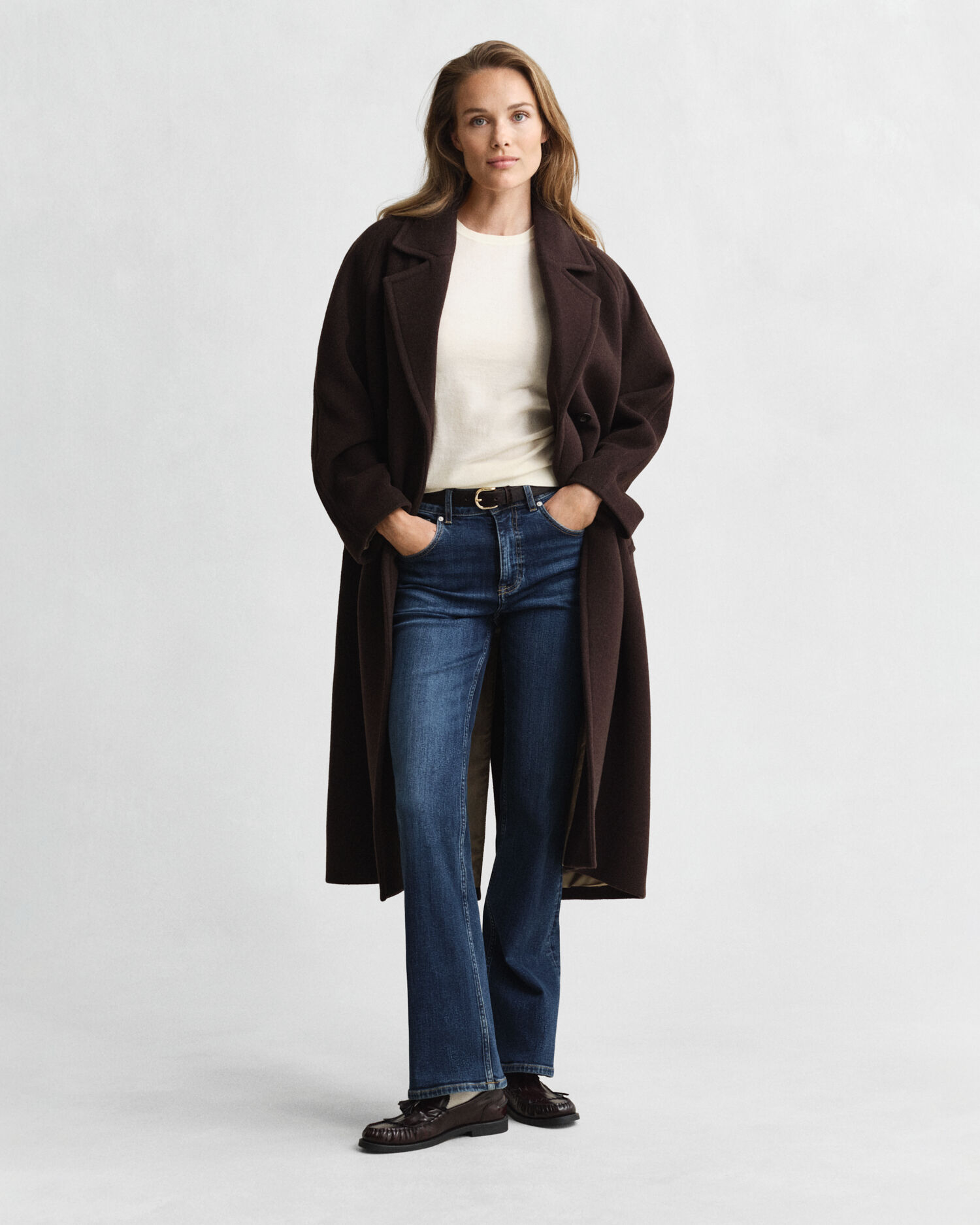 Jersey de punto ligero de manga corta y cuello redondo