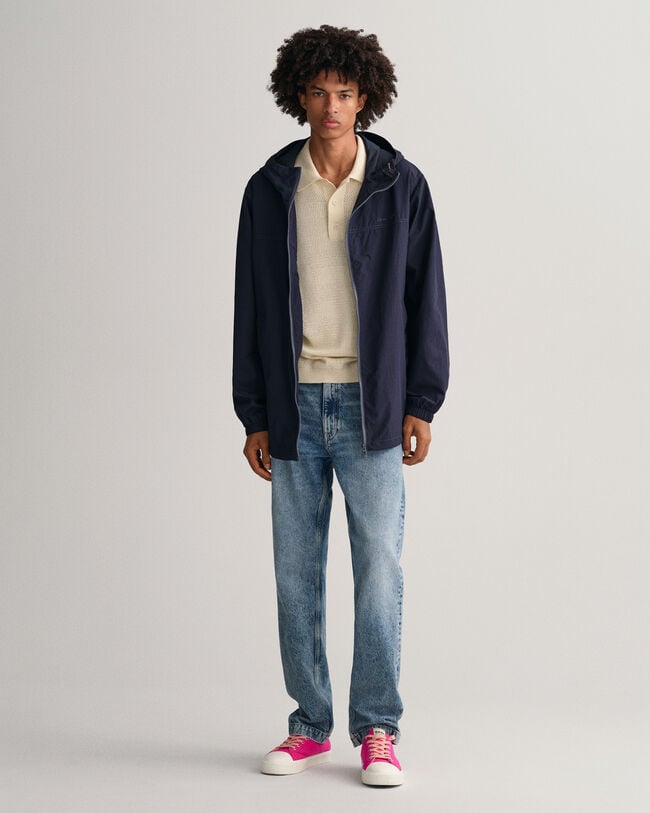 Chaqueta ligera con capucha