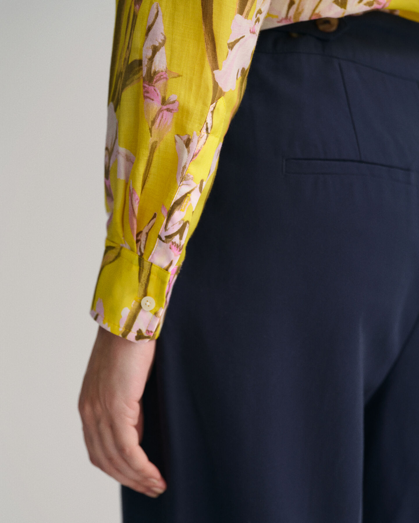 Camisa Regular Fit de seda y algod&oacute;n con estampado Iris