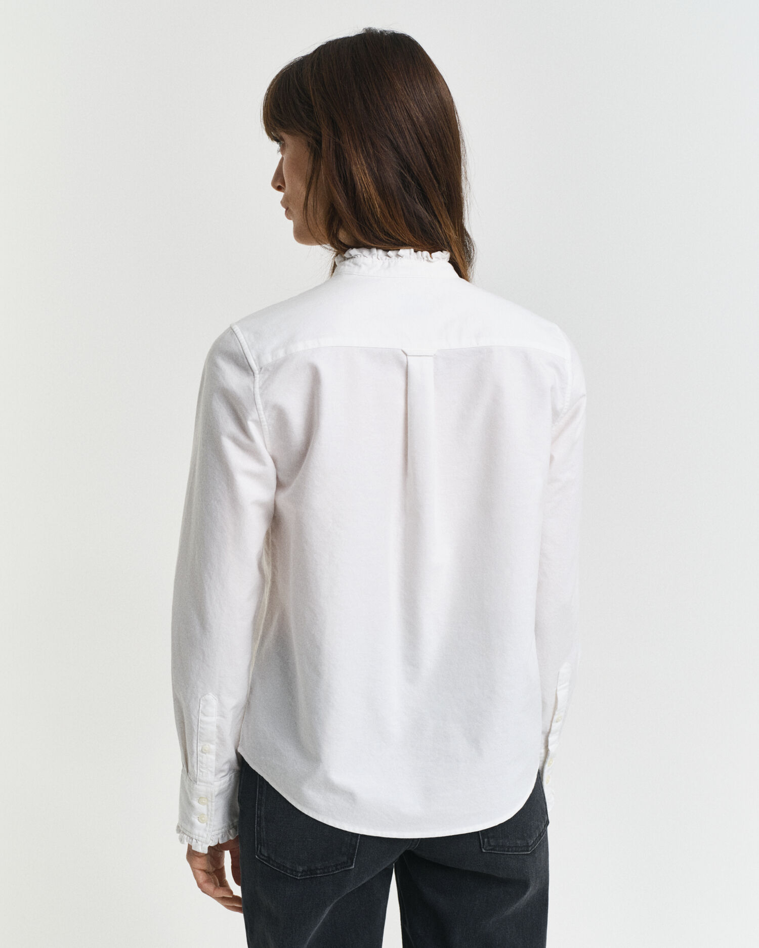Blusa Oxford clásica con volantes