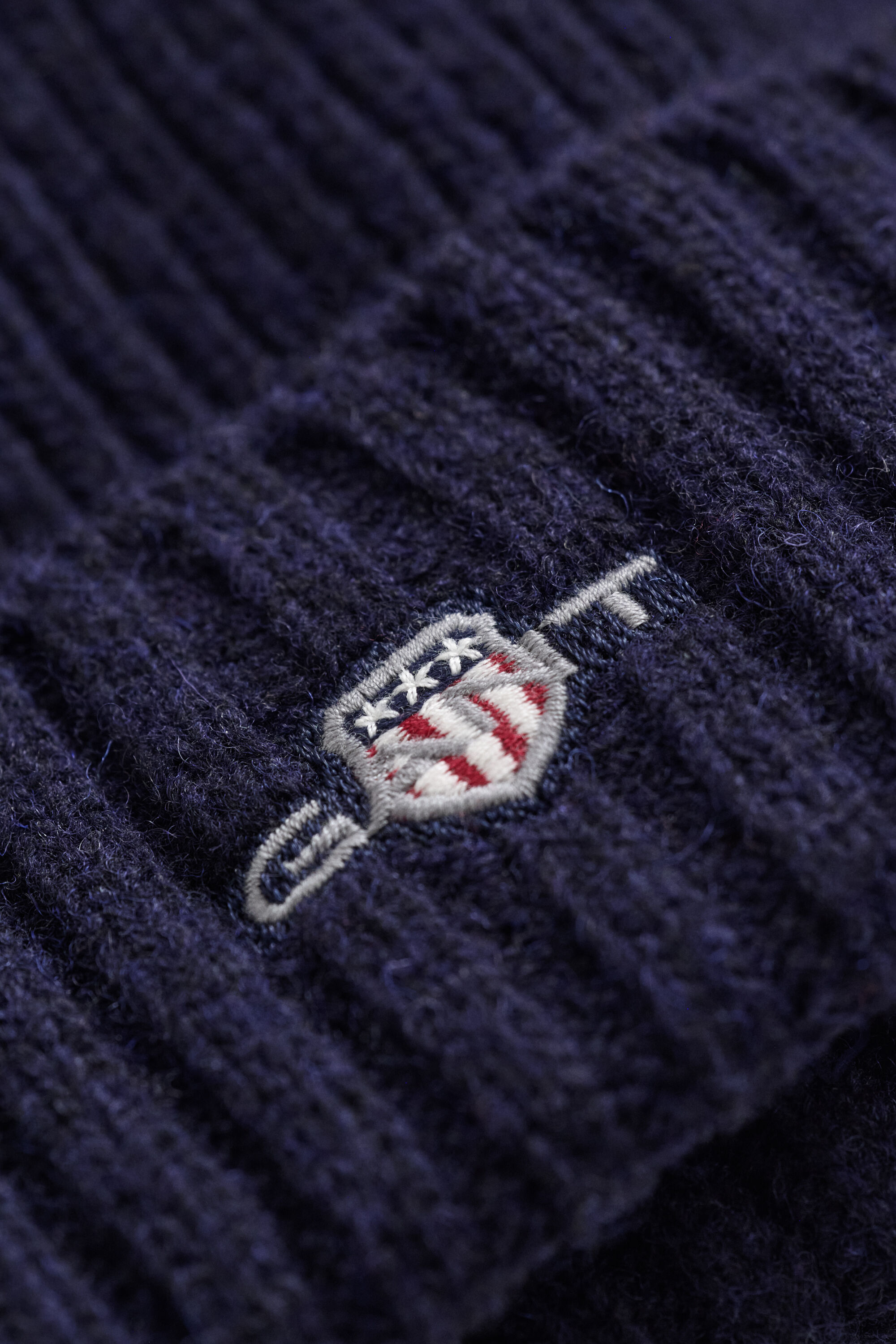 Gorro de lana Shield