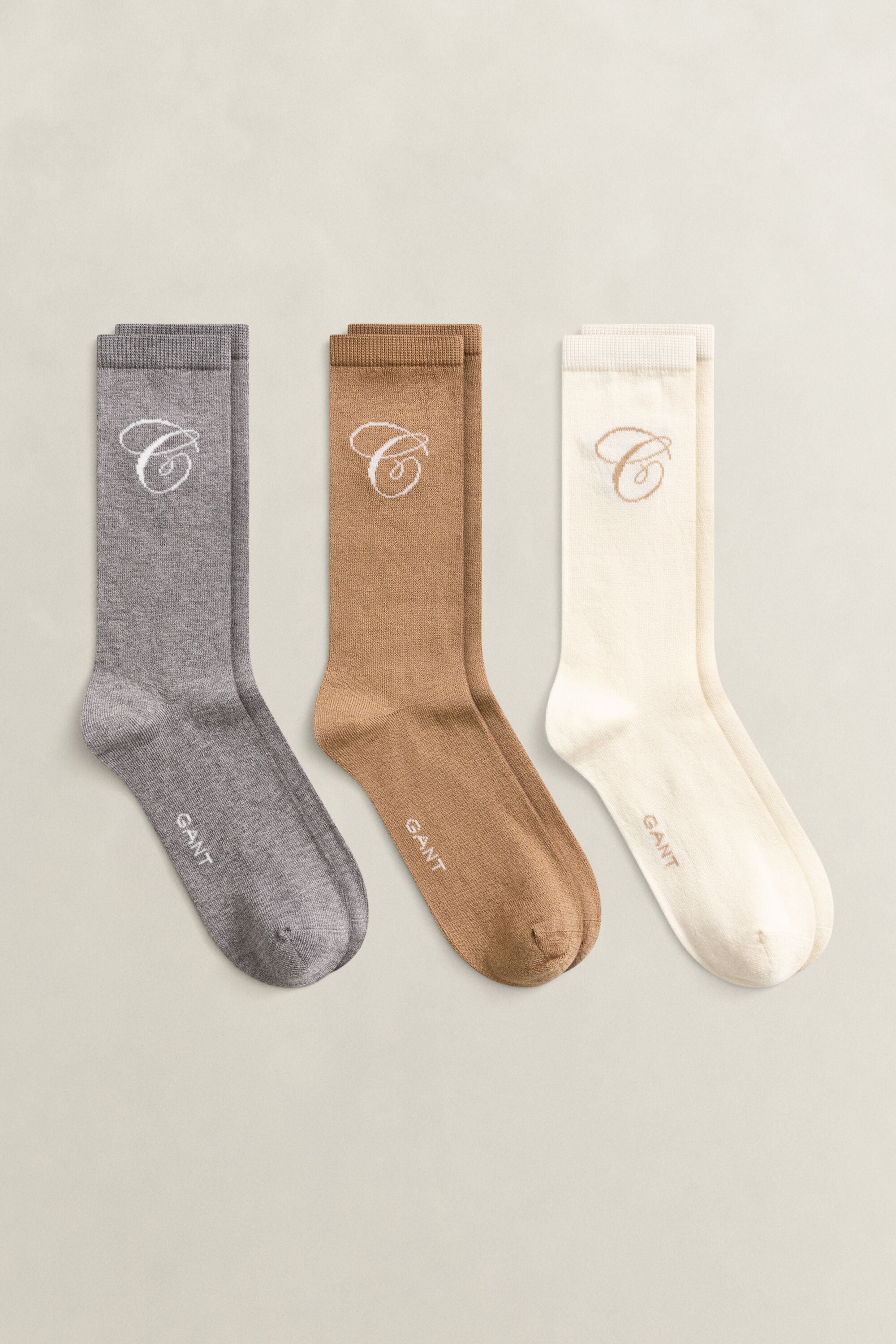 Paquete de tres pares de calcetines con inscripción de la G
