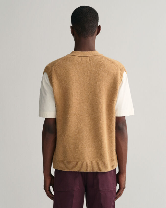 Chaleco abotonado de lana suave