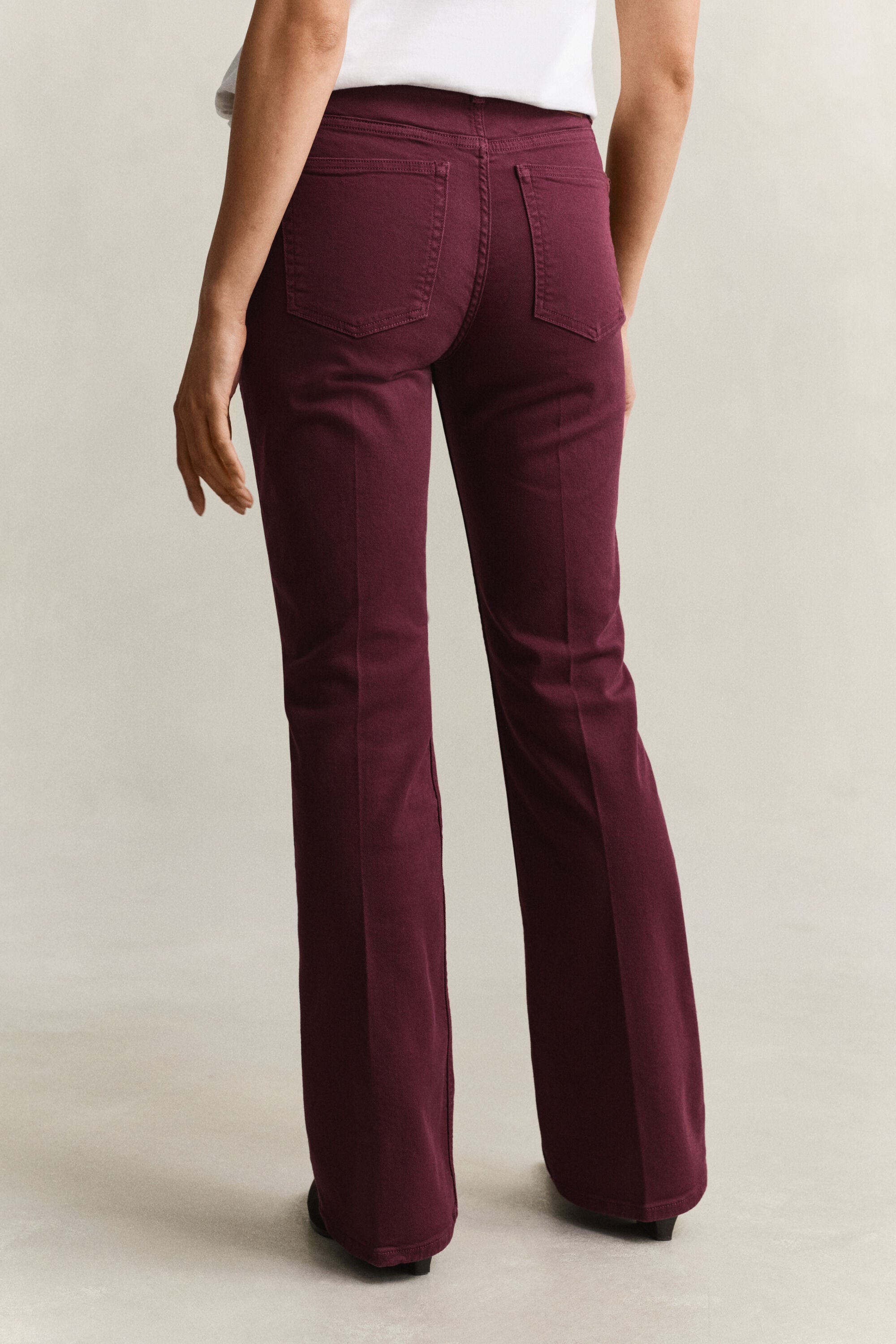 Vaqueros Slim Fit acampanados Color