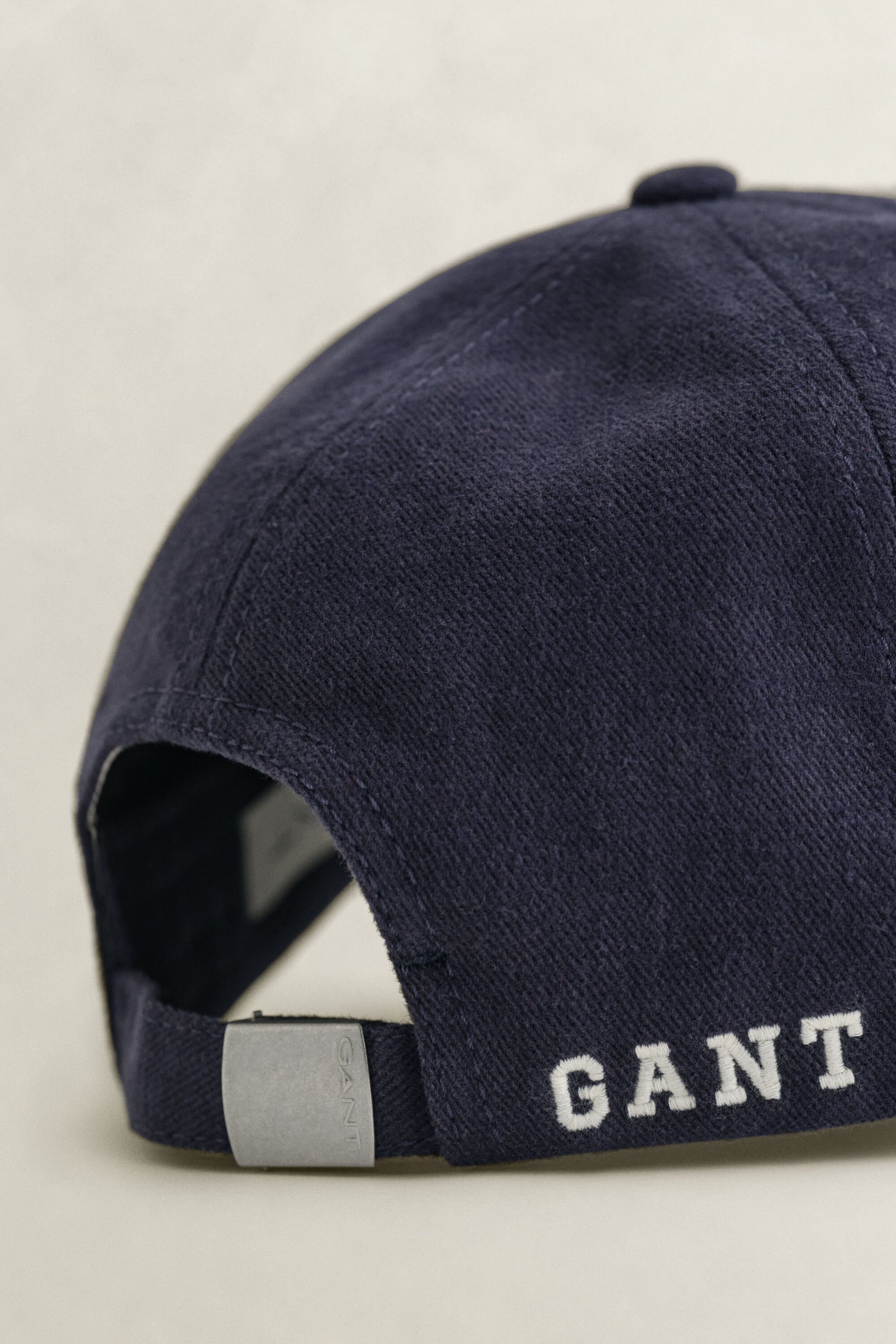 Gorra de molesquín con insignia G