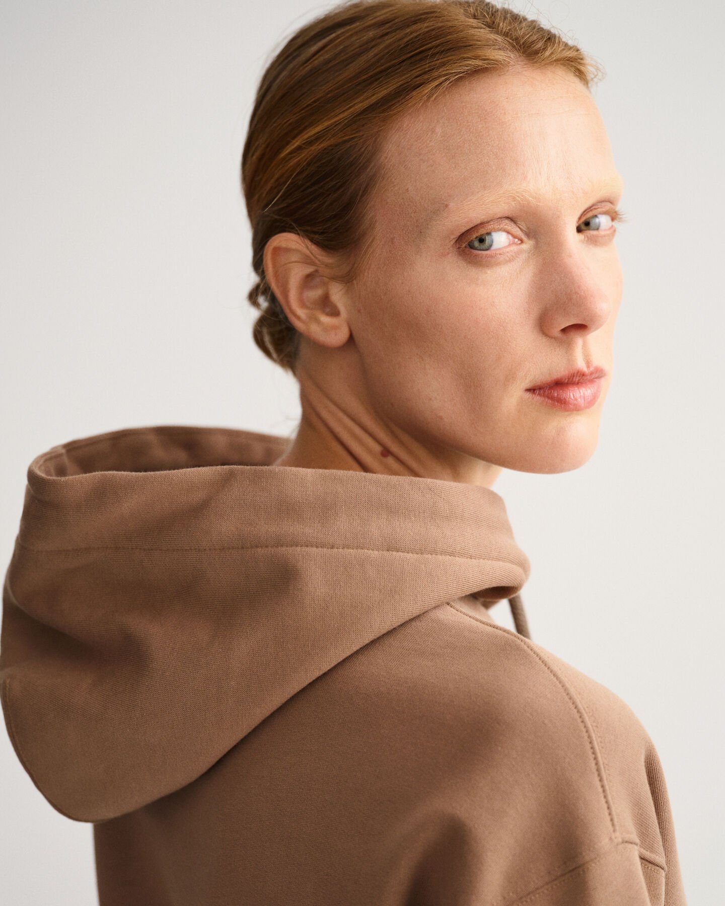 Vestido tipo sudadera con capucha Icon G Essential