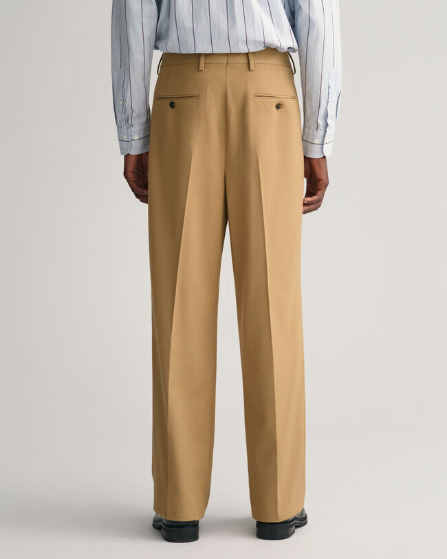 Pantalones de pinzas con pernera ancha