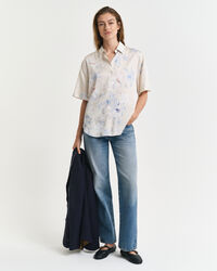 Camisa Regular Fit de manga corta con estampado de flores