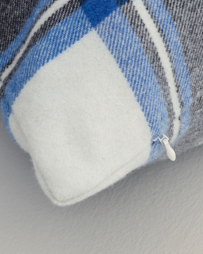 Coj&iacute;n de cuadros escoceses