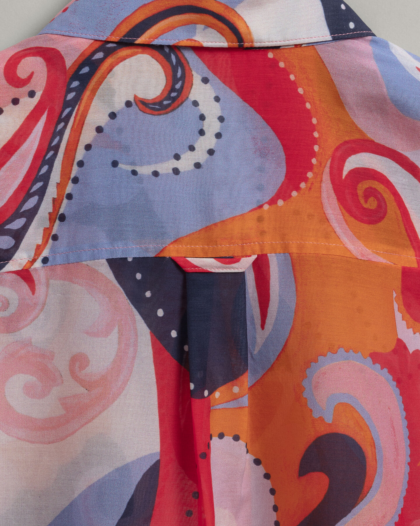 Camisa Regular Fit de seda y algod&oacute;n con estampado de cachemir