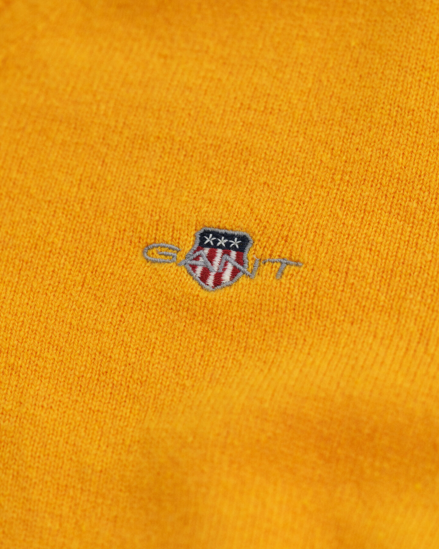 Jersey de cuello de pico en lana de oveja muy fina