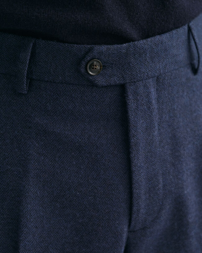 Pantalones con dise&ntilde;o de espiga ajustados en el bajo