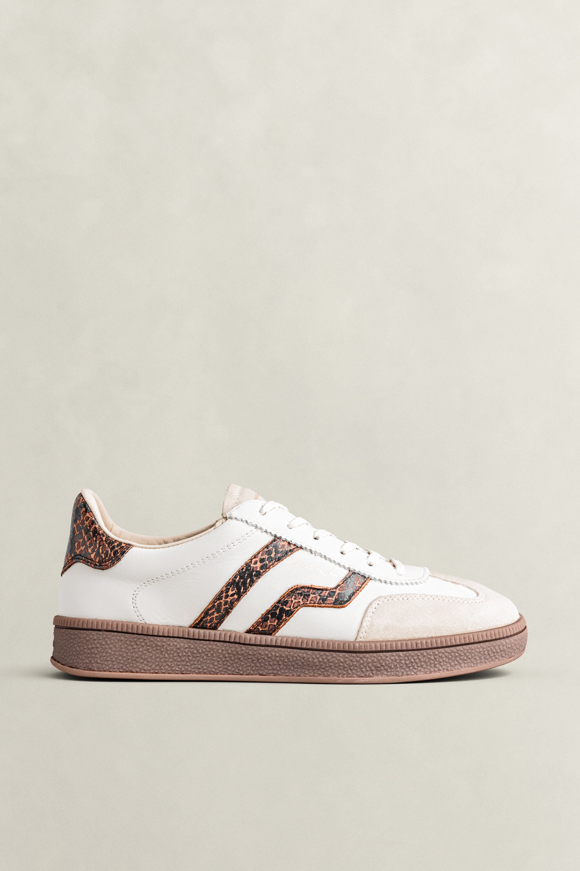 Zapatillas de piel y ante Cuzima