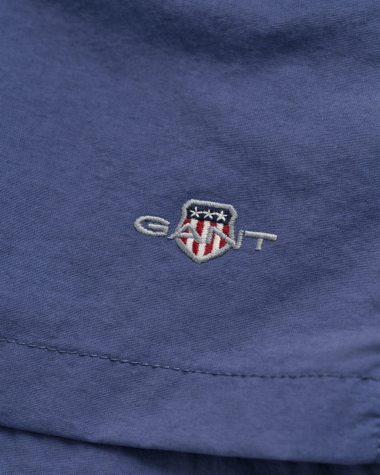 Ba&ntilde;ador corto