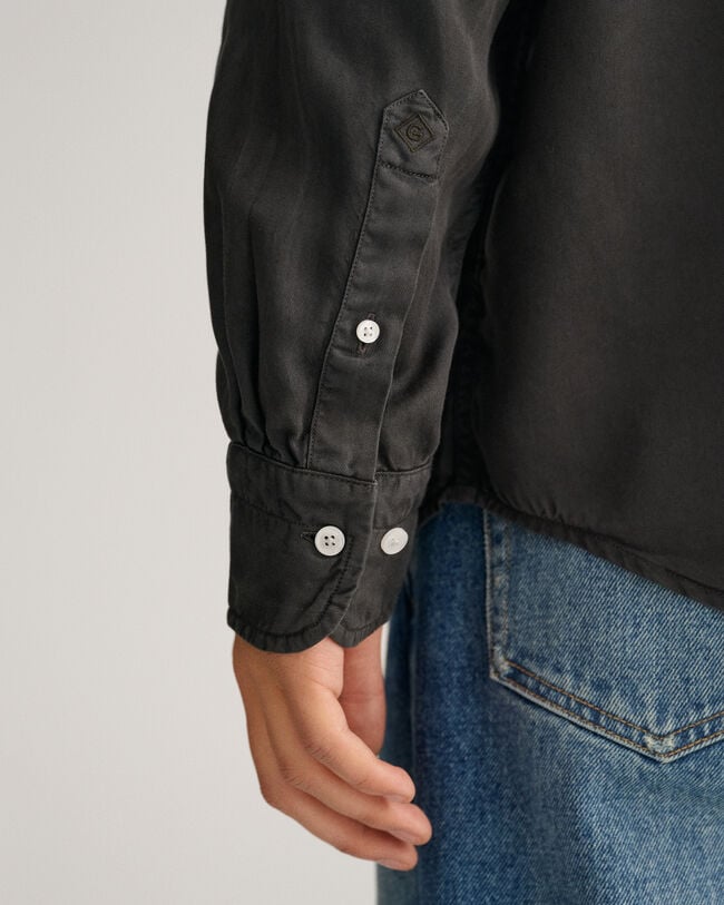 Camisa Relaxed Fit de lyocell te&ntilde;ida en prenda