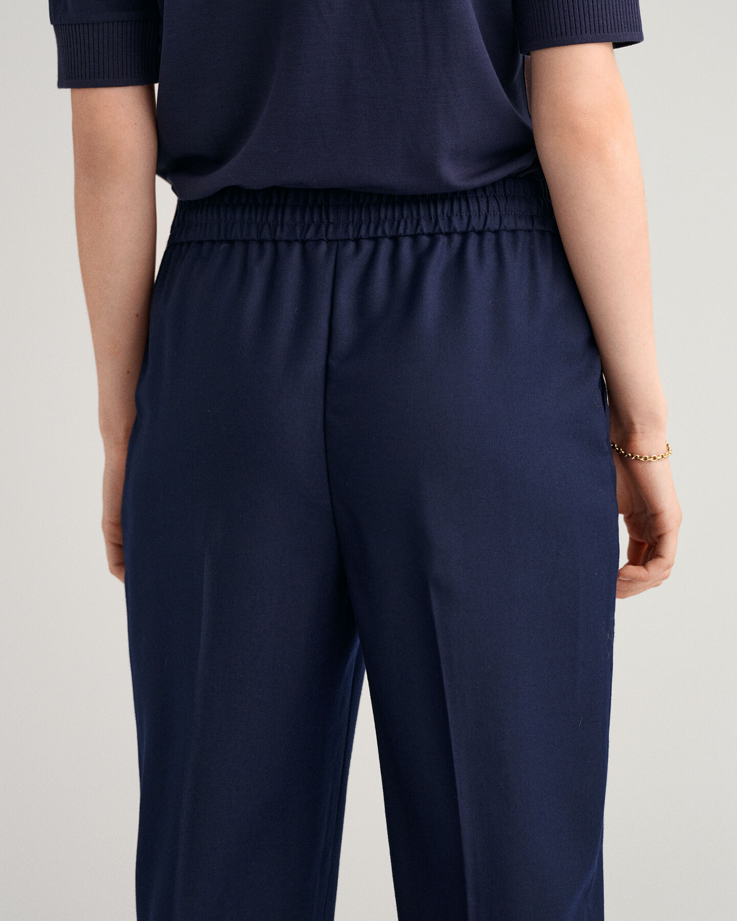 Pantalones Pull-On ajustados en el bajo