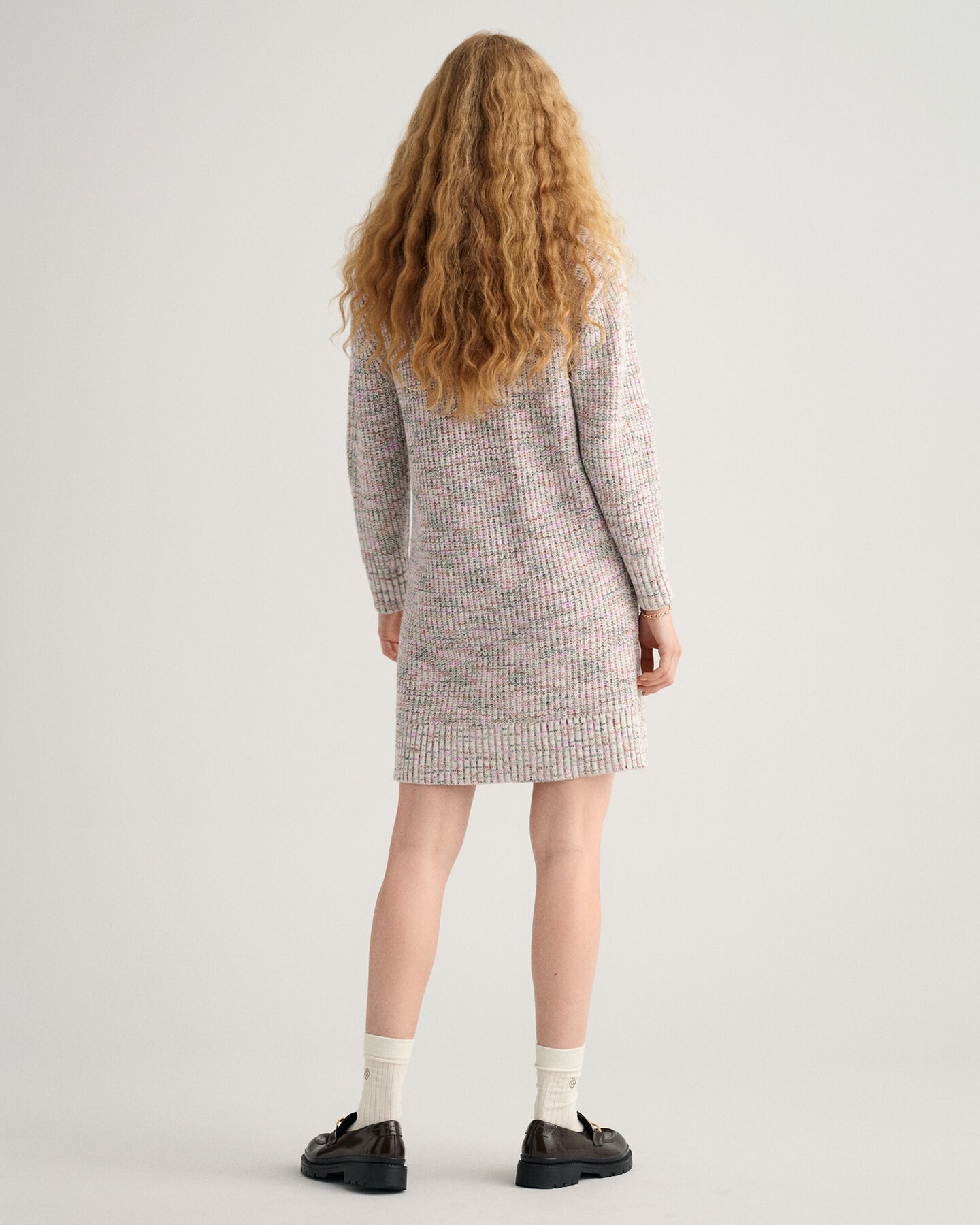 Vestido multicolor con cuello vuelto