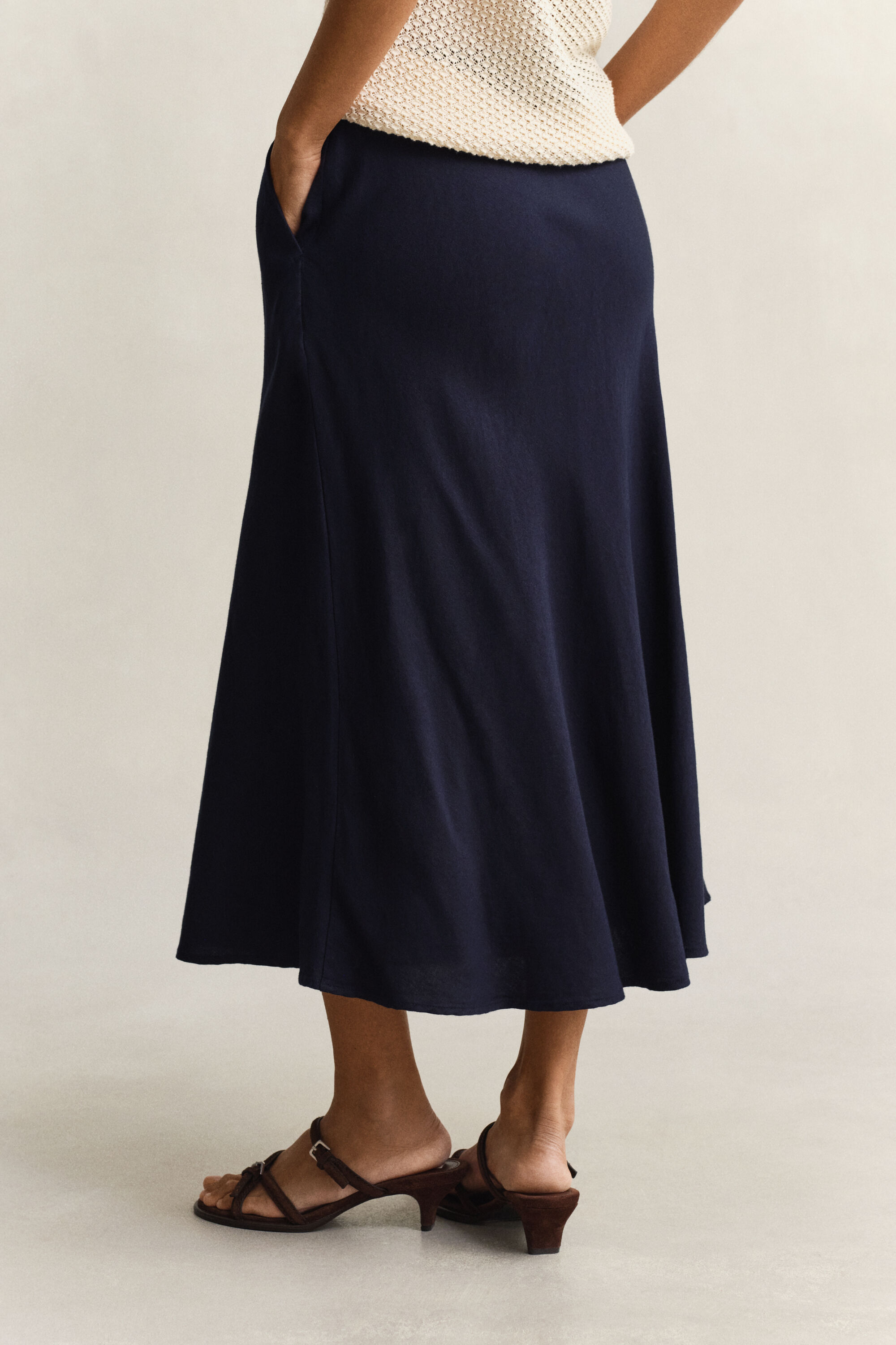 Falda en mezcla de lino con vuelo