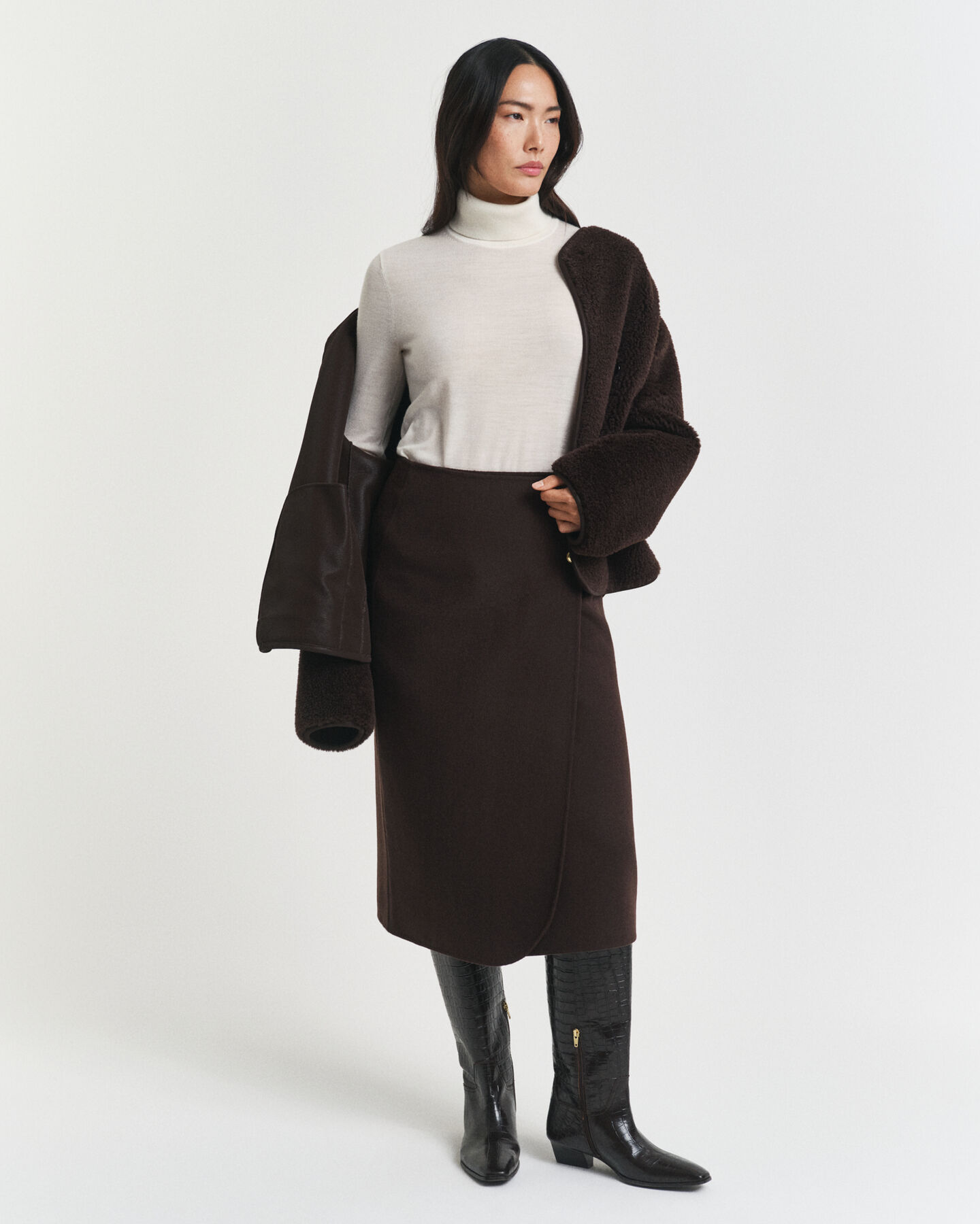 Jersey de lana merino extrafina con cuello de cisne