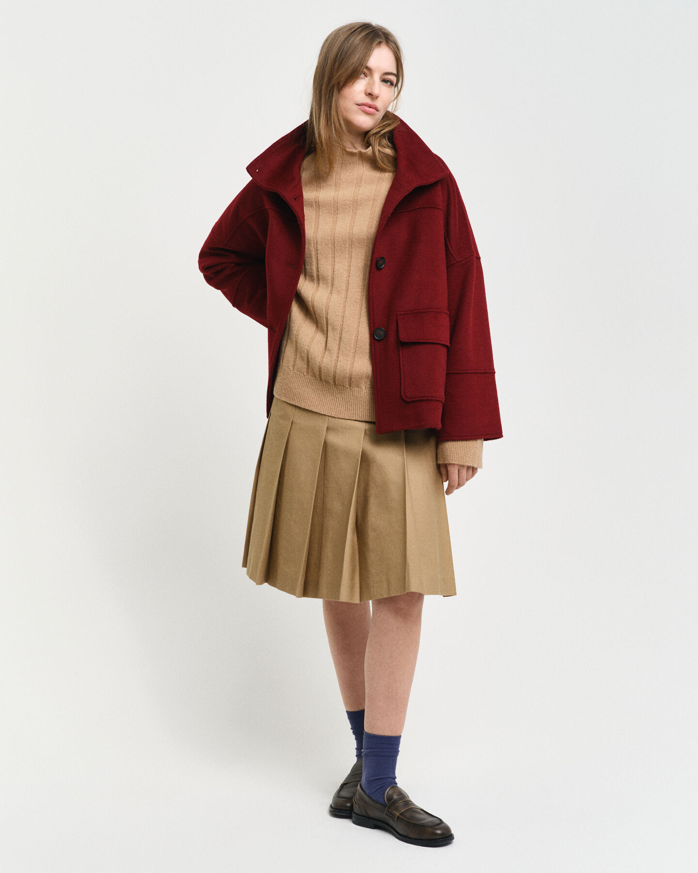 Jersey de lana con cuello recto y canal&eacute; ancho